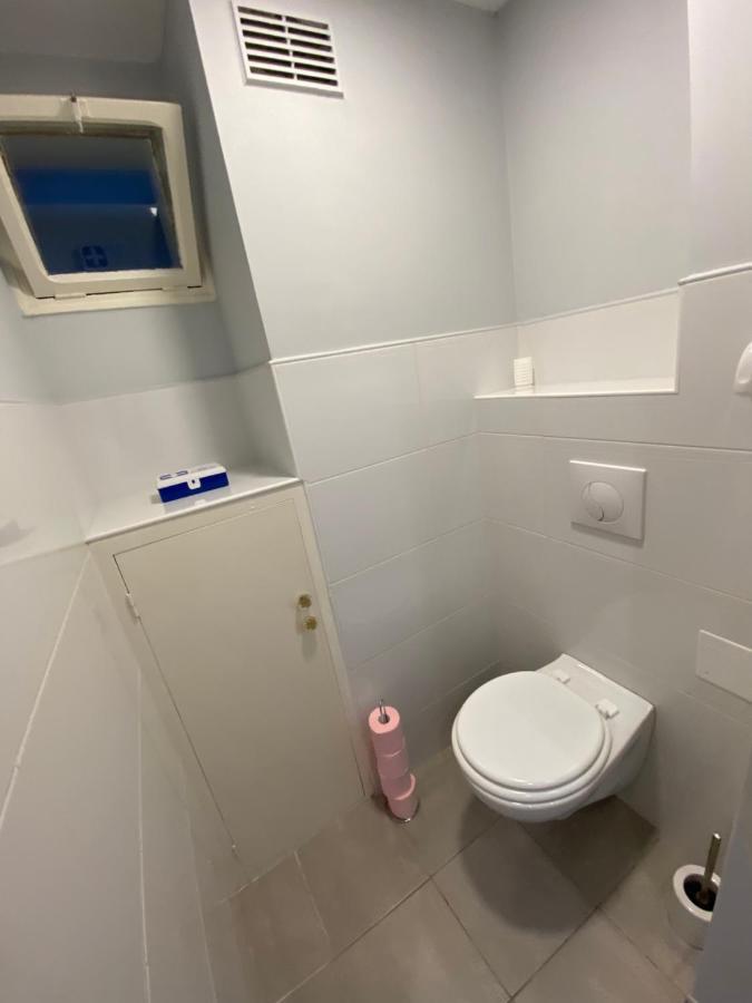 Toul Appartement Entier Avec Parking Prive Au Calme Cosy A Etage Avec Balcon Exterior photo