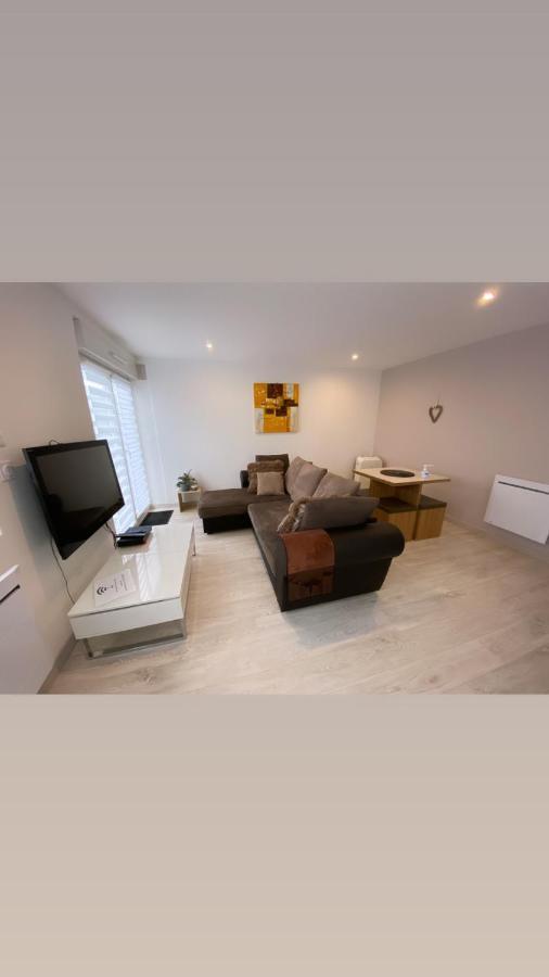 Toul Appartement Entier Avec Parking Prive Au Calme Cosy A Etage Avec Balcon Exterior photo