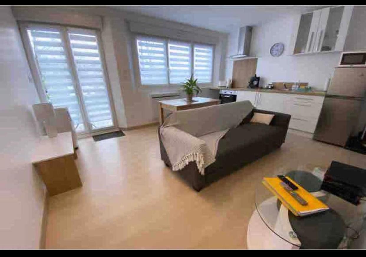 Toul Appartement Entier Avec Parking Prive Au Calme Cosy A Etage Avec Balcon Exterior photo