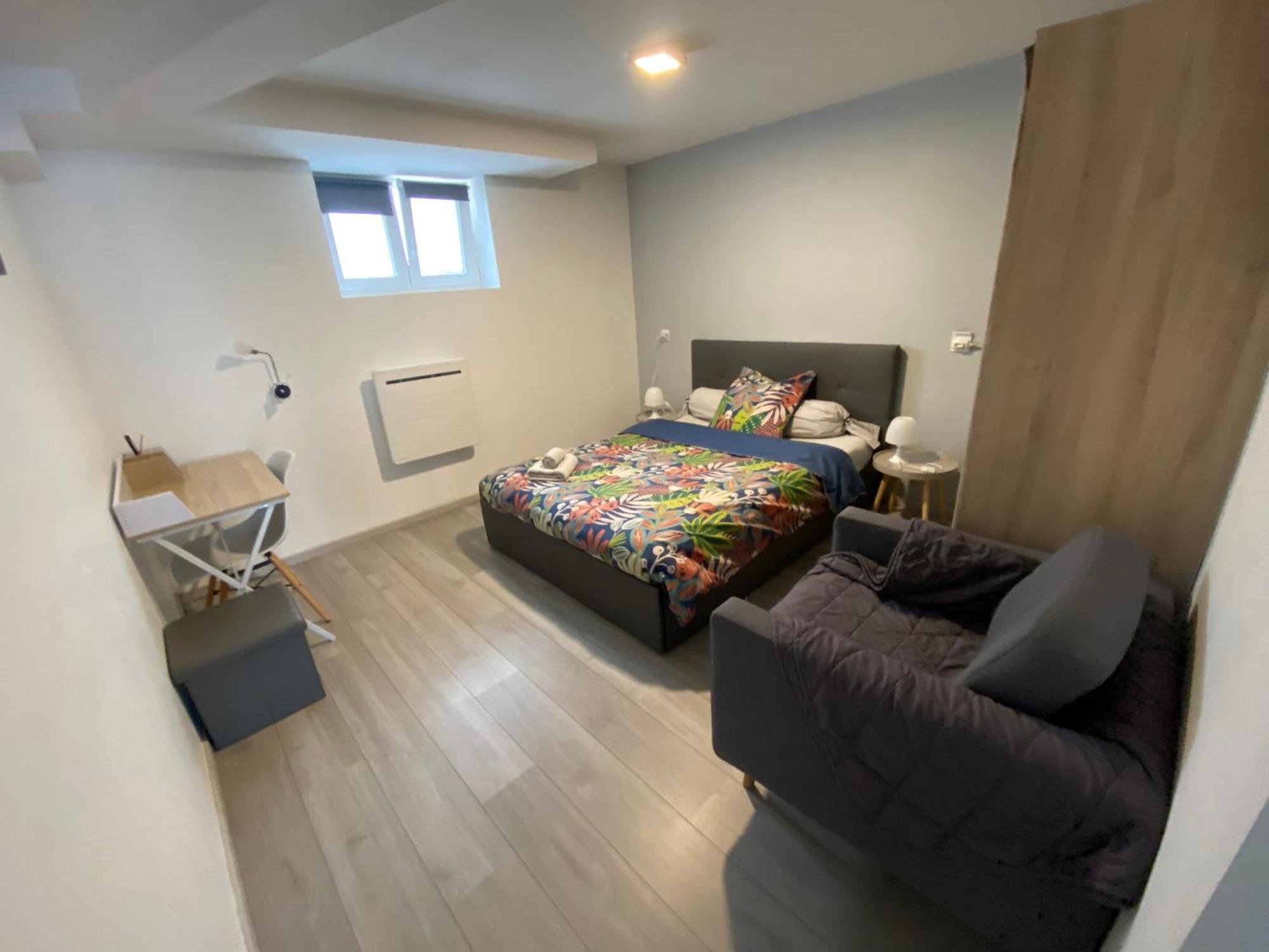 Toul Appartement Entier Avec Parking Prive Au Calme Cosy A Etage Avec Balcon Exterior photo