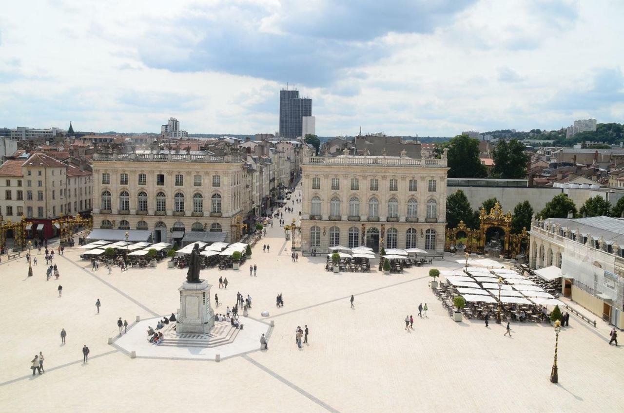 Toul Appartement Entier Avec Parking Prive Au Calme En Rez De Chaussee Avec Coin Terrasse Cosy A Etage Avec Balcon Exterior photo